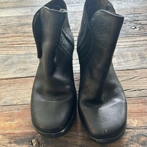 Black Leather Ankle Boots with Sturdy Sole